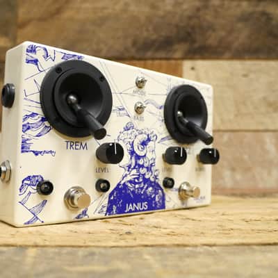 Walrus Audio Janus Tremolo/Fuzz with Joystick Controls 2021 (White) image 8