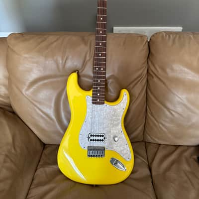 Fender Limited Edition Tom DeLonge Signature Stratocaster 2023 - Graffiti Yellow image 1
