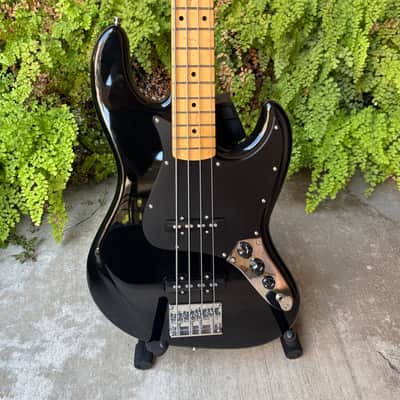 Tagima TW-73 Black Jazz  Bass w/ Hard Case + Extras image 2