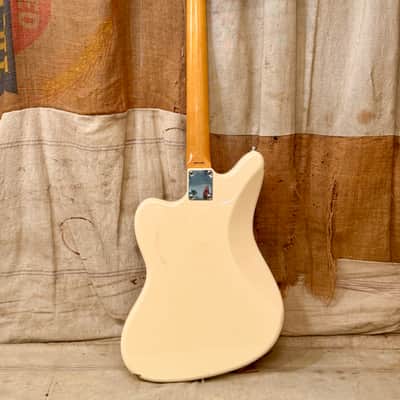 Fender MIJ Classic 60's Jazzmaster 2015 - Vintage White image 7