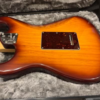 2016 Fender USA Elite Stratocaster HSS Ash Body Maple fretboard near MINT RARE image 3
