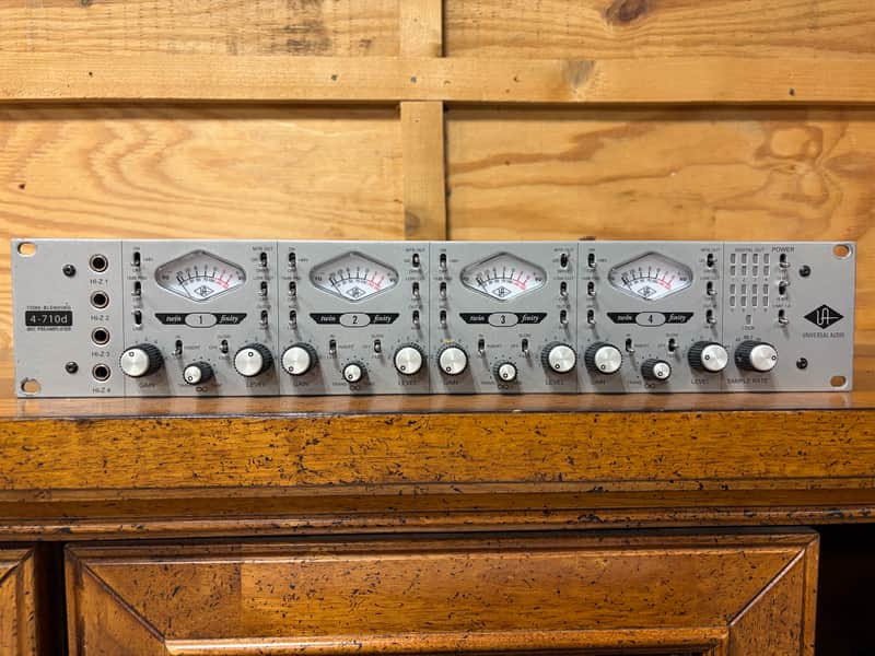 Universal Audio 4-710d mid 2010's - silver image 1