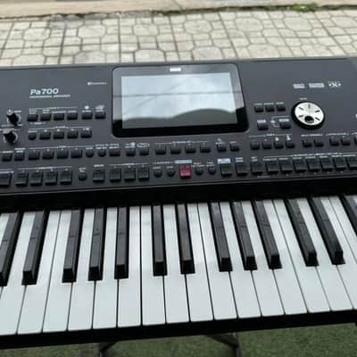Korg Korg Pa700 Black Professional Arranger Used in mint condition