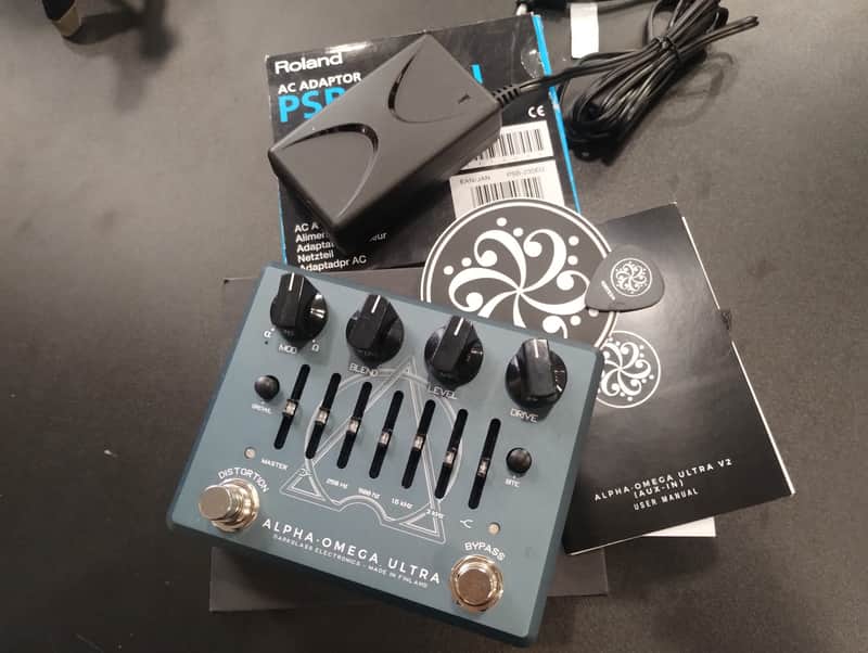 Darkglass Electronics Alpha Omega Ultra V2 + power supply image 1
