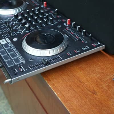 Numark NS6 II 4 Channel Premium DJ Controller Serato image 6