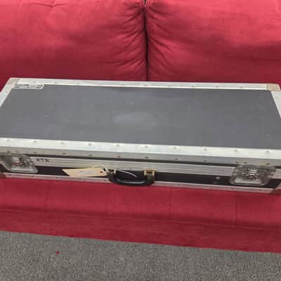 Korg RK100S 37-Key Keytar with Case- Red / Black image 15