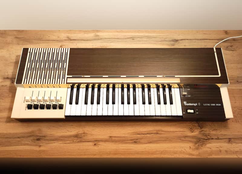 Bontempi Electric Chord Organ 60s image 1