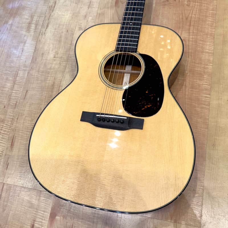 Martin Standard Series 000-18 Acoustic Guitar (2025 Version) image 1
