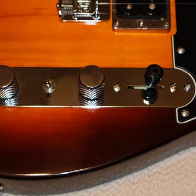 Fender Modern Player Telecaster Plus 2018 Honey Burst Limited Edition Very Good Condition with Hardshell Case! image 5