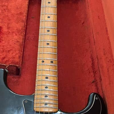 Fender Stratocaster with 3-Bolt Neck, Rosewood Fretboard 1977 - Black image 3