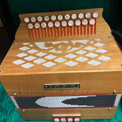 Castagnari TOMMY D/G Melodeon in Walnut image 5