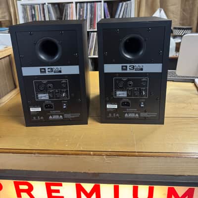 JBL 305P MkII 2-Way 5" Active Nearfield Studio Monitors (Pair) 2010s - Black image 4