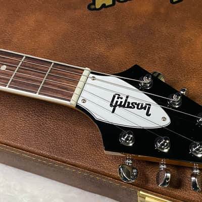 NEW! Gibson '70s Flying V - Antique Natural - Only 6.9 lbs - Original Case - Authorized Dealer - G07360 image 5