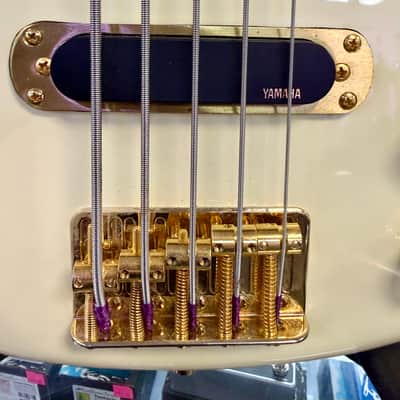 Yamaha BB5000-A 5 String Bass Neck Thru, Active Electronics, Cream White - Pre Owned image 3
