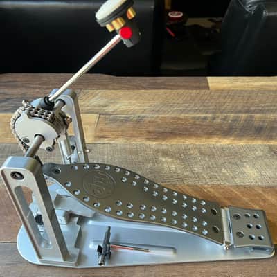 DW Machined Chain Drive Single Bass Drum Pedal – Polished image 3