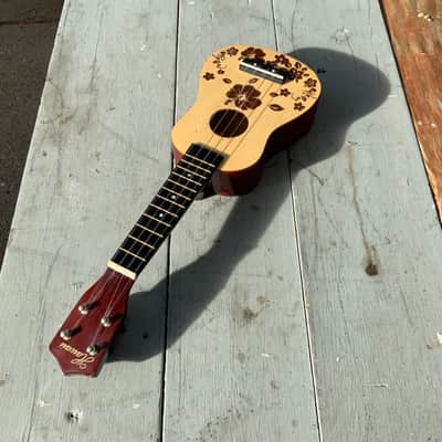 Leolani Hawaii Ukulele image 5