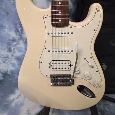 2000 Fender Mexico Olympic White SSH Strat Upgraded USA Trem Whammy Bridge Pro Setup New Strings Brand New Fender Gigbag image 2