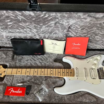 Fender Juanes Signature Stratocaster - Luna White 8lbs. 1.6oz. #JL230573  Hardshell Case image 1