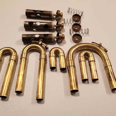 Reynolds Emperor baritone horn with mouthpiece and gig bag image 13