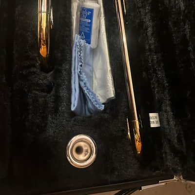 Yamaha YSL-354V Valve Trombone with mouthpiece - Excellent Condition image 14