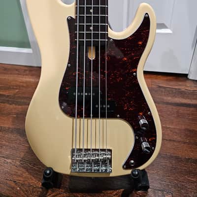 Sire Marcus Miller P5R 5‑String Precision – Excellent – Sweetwater PLEK’d – Recent Pro Setup – Clean Finish image 3