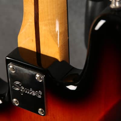 Squier Classic Vibe 70s Jazz Bass - 3 Tone Sunburst - 2nd Hand (166177) image 9