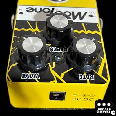 Modtone Harmonic Tremor Pulsating Tremolo 2010s - Yellow X9399 image 3