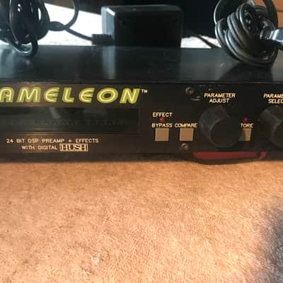 Rocktron Chameleon Guitar preamp/processor with correct power supply, rack mount bolts and washers image 3