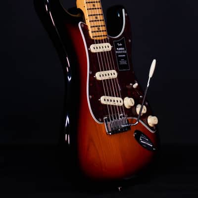 Fender Player II Modified Stratocaster, Maple FB, 3 Tone Sunburst image 4