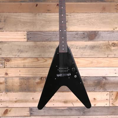 Immagine 2011 Gibson Melody Maker Flying V Electric Guitar Satin Black w/ Gigbag "Good Condition" - 4