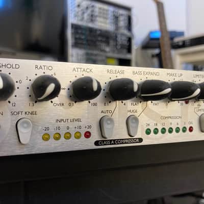 Focusrite Platinum Compounder Stereo Compressor / Gate / Expander 2000s - Silver image 5