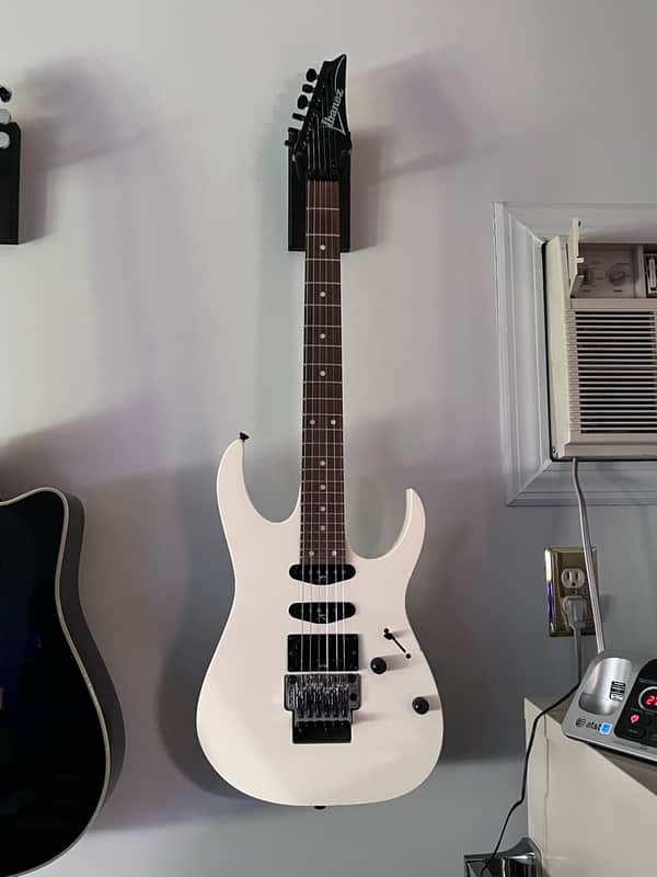 Ibanez RG560-WH Standard with Maple Fretboard 1988 - 1992 - White image 1