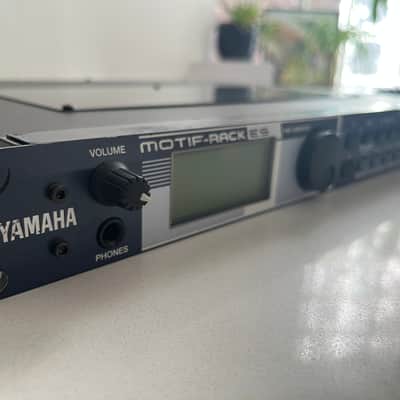 Yamaha Motif ES Rack Tone Generator 2000s - Gray image 3