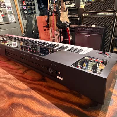 Roland FA-07 76-Key Music Workstation image 4