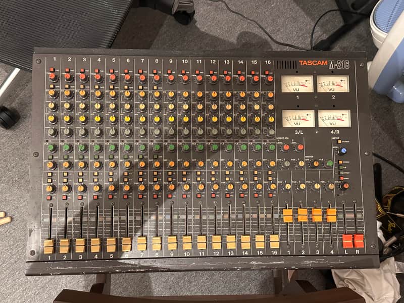 TASCAM M216 image 1
