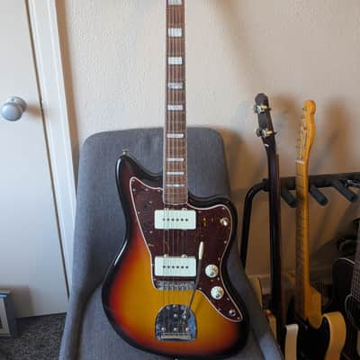 Fender American Vintage II '66 Jazzmaster 2022 - Present - 3-Color Sunburst image 2