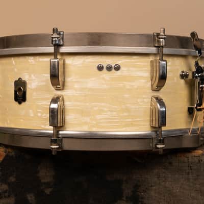 1940s Leedy 5.5x14 Avalon Pearl Broadway Snare Drum image 2