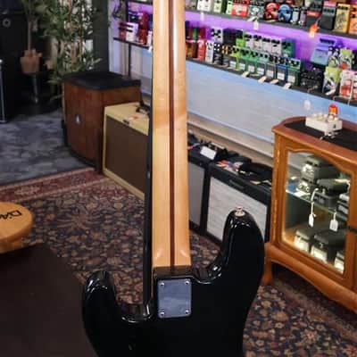 Fender 90's Precision Bass Squier Series MIM - USED image 10