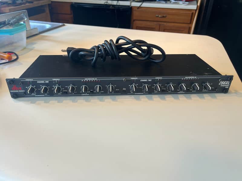 dbx 166XL Stereo Compressor / Limiter / Gate | Reverb