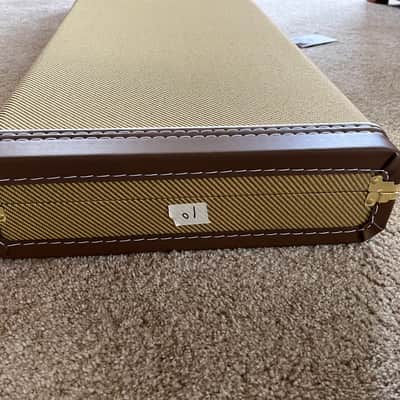 Fender Classic Series Wood Case for Strat and Tele in Tweed image 14