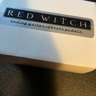 Red Witch Empress - Chrome image 5