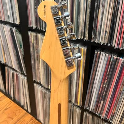 Fender American Series Stratocaster with Rosewood Fretboard 2000 - 2007 - 3-Color Sunburst image 6