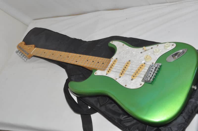 fender japan stratocaster with synchronized tremolo