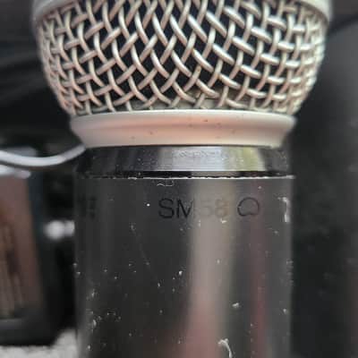 Shure GLXD24+/SM58 Z3 Dual Band Wireless Microphone System image 5