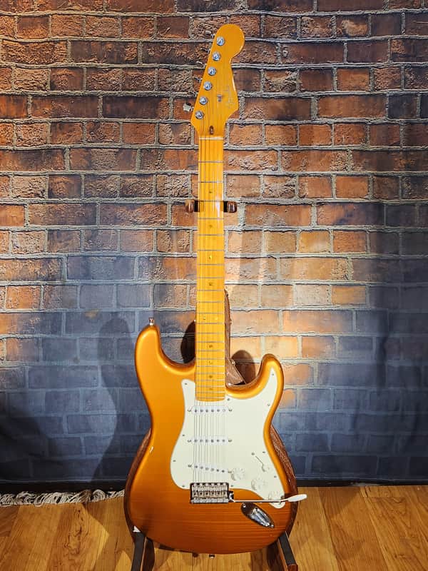 Stratocaster Fender Deluxe Neck, Fender Locking Tuners, Custom Shop ‘63 Pick Ups, MJT Candy Tangerine Body-Hard Case! image 1
