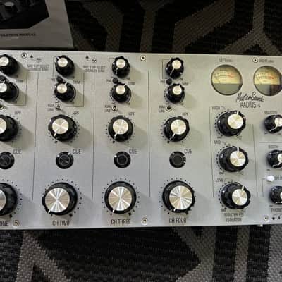 MasterSounds Radius 4 Mk1 Silver. Excellent - Free Shipping image 1
