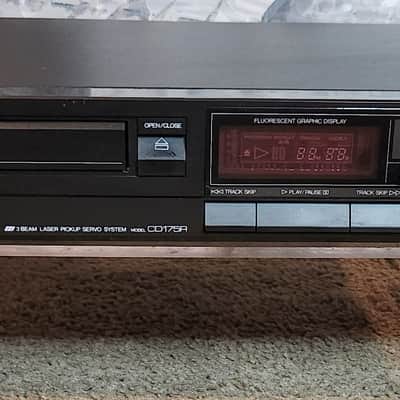 Emerson Emerson CD-175R vintage, single-disc home CD player 80s  - Black image 4