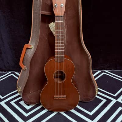 Martin Concert Ukulele mid-50s - Mahogany image 12