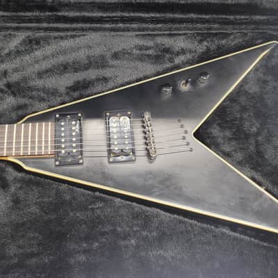 B.C. Rich Junior V Electric Guitar w/Flying V Hardshell Case (Satin Black) image 17