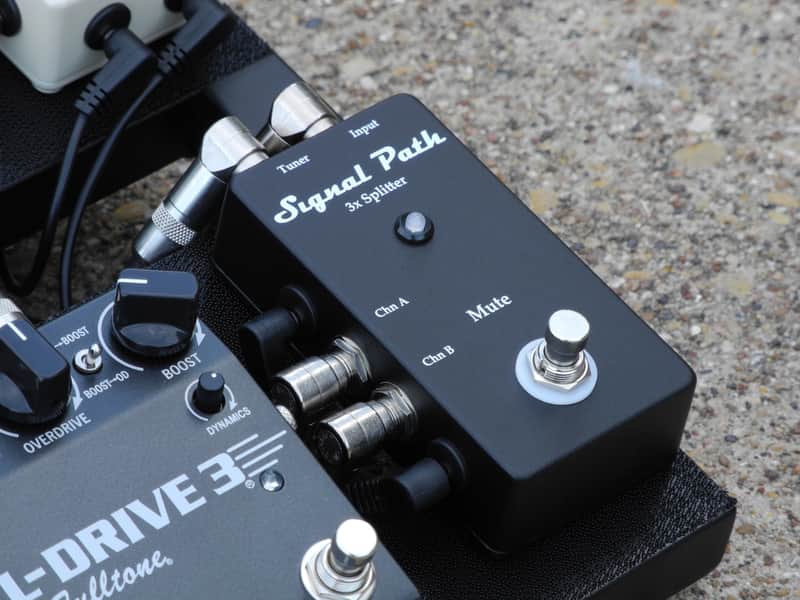 3x Splitter Pedal w/ Mute function for use with TC Electronic, Boss or similar Guitar Tuners image 1